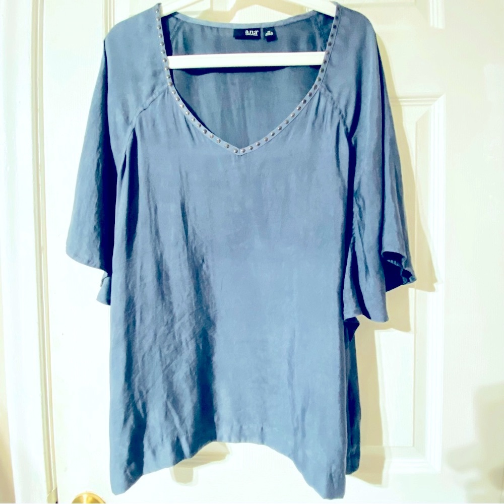 A.N.A Top Women's Blouse Short Sleeve Light Bell Sleeves V Neck Size XL